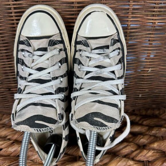 Converse Sz 5 Women's Black White Zebra Striped Mid Top Sneakers - Picture 4 of 8